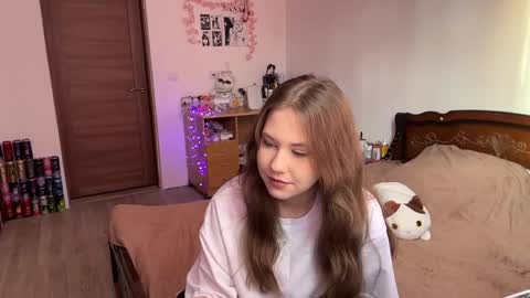 Nyelle online show from May 13, 2026, 3:31 pm