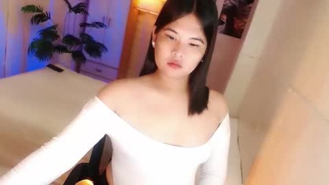 Y O U R        F U T U R E       K A Y L E E  online show from November 20, 2025, 1:17 am