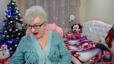 Snapshot of kaylesmoll chatting on December 27, 2024, 4:47 am kaylesmoll online show from December 27, 2024, 4:47 am