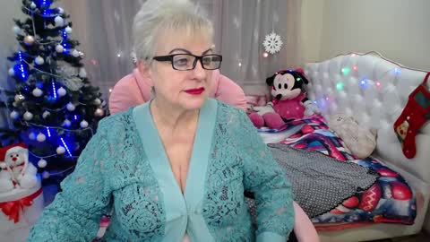 Snapshot of kaylesmoll chatting on December 27, 2024, 10:26 pm kaylesmoll online show from December 27, 2024, 10:26 pm