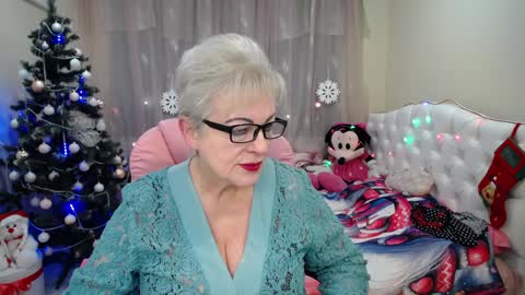 Snapshot of kaylesmoll chatting on December 28, 2024, 7:11 pm kaylesmoll online show from December 28, 2024, 7:11 pm