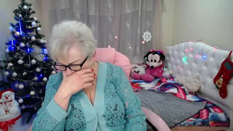 Snapshot of kaylesmoll chatting on December 31, 2024, 1:36 am kaylesmoll online show from December 31, 2024, 1:36 am