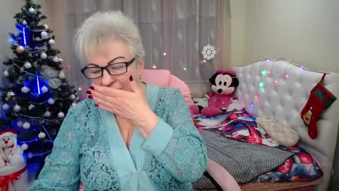 Snapshot of kaylesmoll chatting on January 7, 2025, 10:30 pm kaylesmoll online show from January 7, 2025, 10:30 pm