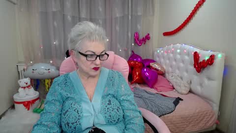 Snapshot of kaylesmoll chatting on February 3, 2025, 5:07 am kaylesmoll online show from February 3, 2025, 5:07 am