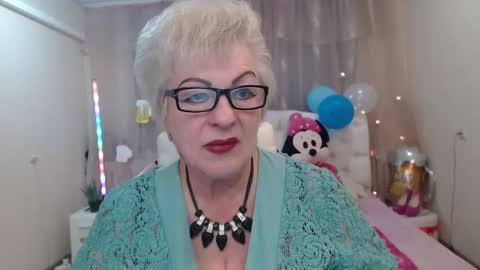 Snapshot of kaylesmoll chatting on September 17, 2025, 7:04 pm kaylesmoll online show from September 17, 2025, 7:04 pm