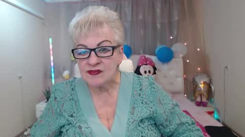 Snapshot of kaylesmoll chatting on October 8, 2025, 6:38 pm kaylesmoll online show from October 8, 2025, 6:38 pm