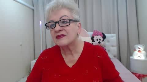 kaylesmoll online show from January 17, 2026, 7:39 pm