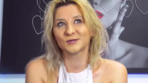 kaylinjann online show from April 7, 2026, 7:09 am