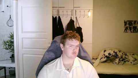 Snapshot of kayttajaviides5 chatting on February 26, 2026, 9:08 am Aatu online show from February 26, 2026, 9:08 am