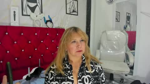 KAZSANDRAH online show from June 6, 2026, 5:23 am