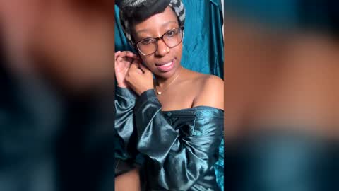 keandrasnow online show from April 18, 2026, 4:38 am