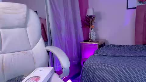 Snapshot of keiko_amane chatting on June 23, 2026, 3:15 am online show from June 23, 2026, 3:15 am