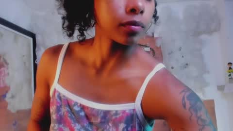 Snapshot of kelly__thomson chatting on January 23, 2025, 2:33 am kelly__thomson online show from January 23, 2025, 2:33 am