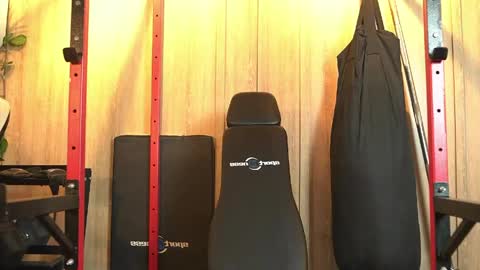 kelly__thomson online show from June 1, 2026, 1:02 pm