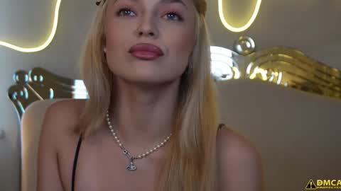 Kelly online show from September 23, 2025, 5:21 am