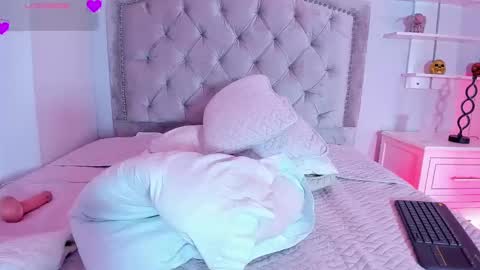 Snapshot of kellymillian_ chatting on December 27, 2024, 5:48 pm kellyMillian online show from December 27, 2024, 5:48 pm