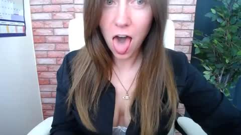 Snapshot of kelseykruz chatting on June 23, 2026, 8:01 am KelseyKruz online show from June 23, 2026, 8:01 am