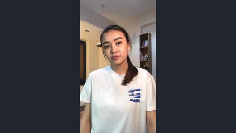 Snapshot of kelsiefeger chatting on April 15, 2026, 5:20 pm Luna online show from April 15, 2026, 5:20 pm