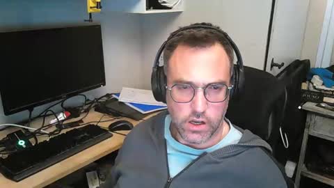 kelvin06133 online show from February 6, 2025, 9:28 pm