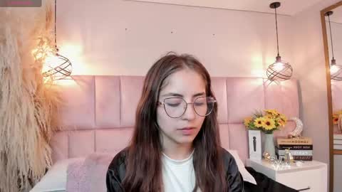 Kely online show from June 3, 2026, 2:33 pm