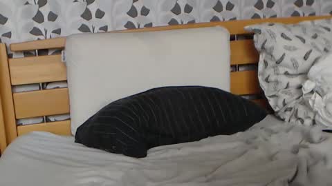 kelywild20 online show from January 26, 2025, 12:11 pm