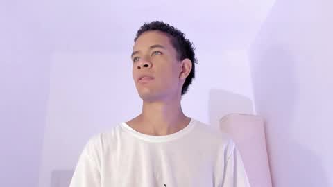 Julian Rivera   online show from November 23, 2025, 1:33 pm