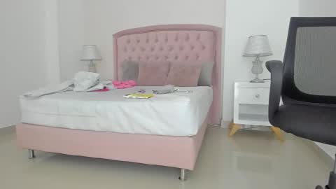 Kendall online show from September 24, 2025, 6:28 am