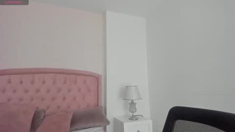 Kendall online show from September 26, 2025, 5:33 am