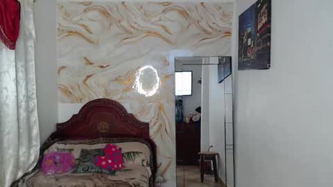 kendall  online show from March 5, 2025, 5:18 am