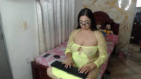 kendall  online show from November 11, 2025, 6:13 am