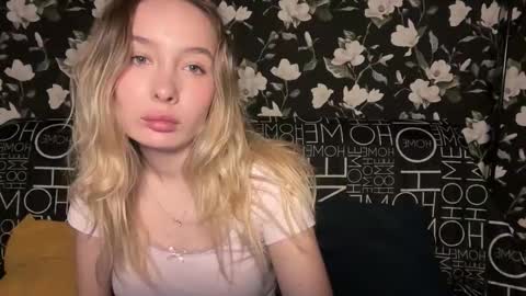 Kendall online show from November 23, 2025, 9:25 pm