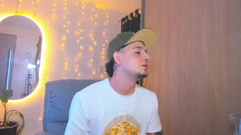 Snapshot of kendel_dimitri chatting on December 28, 2024, 7:00 am kendel_dimitri online show from December 28, 2024, 7:00 am