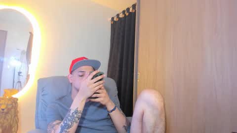 Snapshot of kendel_dimitri chatting on January 31, 2025, 5:30 am kendel_dimitri online show from January 31, 2025, 5:30 am