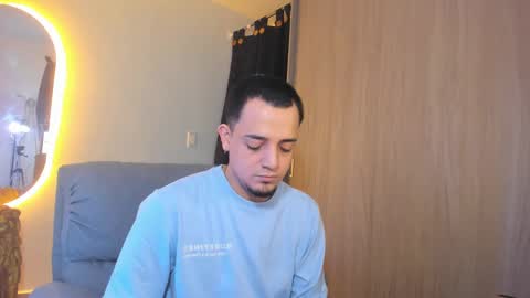 Snapshot of kendel_dimitri chatting on February 8, 2025, 4:25 am kendel_dimitri online show from February 8, 2025, 4:25 am