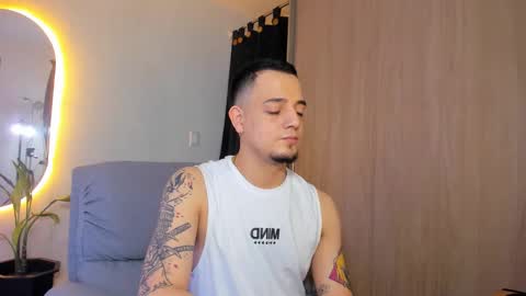 Snapshot of kendel_dimitri chatting on February 21, 2025, 5:02 am kendel_dimitri online show from February 21, 2025, 5:02 am