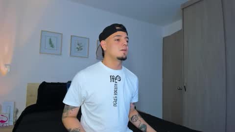 kendel_dimitri online show from December 19, 2025, 4:41 am