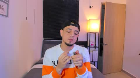 kendel_dimitri online show from April 16, 2026, 5:30 am