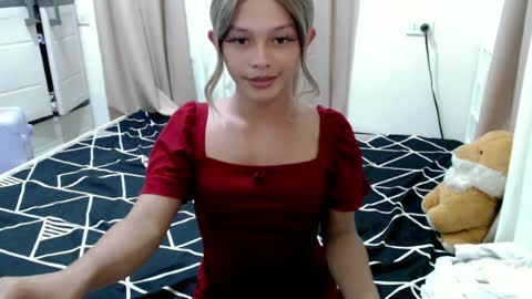 kendra_lunaxx online show from June 27, 2026, 4:56 pm