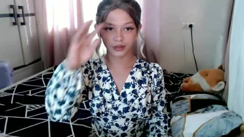 kendra_lunaxx online show from June 29, 2026, 8:09 am