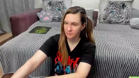 Snapshot of kendra_xx_ chatting on April 18, 2026, 11:49 pm Kendra online show from April 18, 2026, 11:49 pm