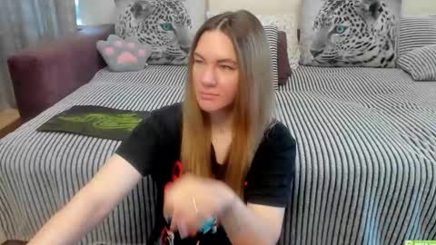 Snapshot of kendra_xx_ chatting on May 2, 2026, 11:54 pm Kendra online show from May 2, 2026, 11:54 pm