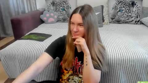 Snapshot of kendra_xx_ chatting on May 5, 2026, 12:51 am Kendra online show from May 5, 2026, 12:51 am