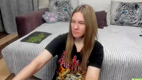 Snapshot of kendra_xx_ chatting on May 5, 2026, 10:51 pm Kendra online show from May 5, 2026, 10:51 pm