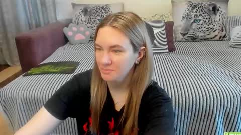 Snapshot of kendra_xx_ chatting on May 16, 2026, 11:57 pm Kendra online show from May 16, 2026, 11:57 pm