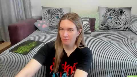 Snapshot of kendra_xx_ chatting on May 19, 2026, 1:56 am Kendra online show from May 19, 2026, 1:56 am