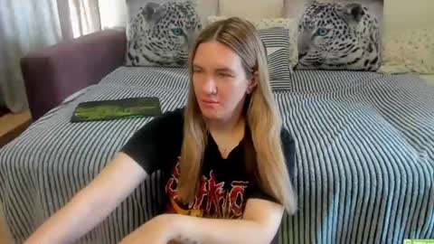 Snapshot of kendra_xx_ chatting on June 14, 2026, 2:24 am Kendra online show from June 14, 2026, 2:24 am