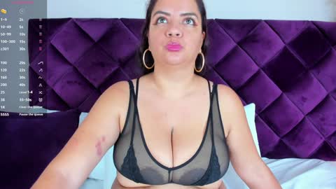 Snapshot of kendralholson chatting on January 10, 2025, 8:29 am Kendral  online show from January 10, 2025, 8:29 am