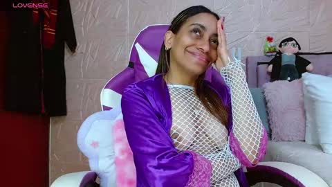 KENDRAPOTTER online show from November 22, 2025, 2:16 pm