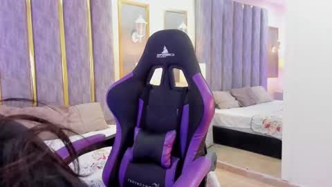 keniavelvet  online show from February 5, 2026, 2:00 pm