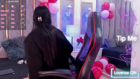 keniavelvet  online show from February 23, 2026, 3:53 pm